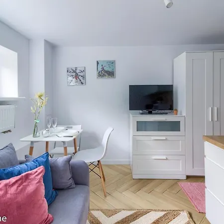 M&r Apartament Smart&bright Batorego 16, Netflix, Free Wifi, Metro I Park Pole Mokotowskie, Stodola, Self Check-in, 5 Minut Od Centrum Apartment *