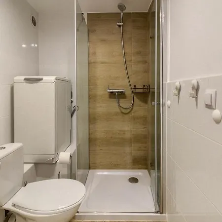 Apartment M&r Apartament Smart&bright Batorego 16, Netflix, Free Wifi, Metro I Park Pole Mokotowskie, Stodola, Self Check-in, 5 Minut Od Centrum