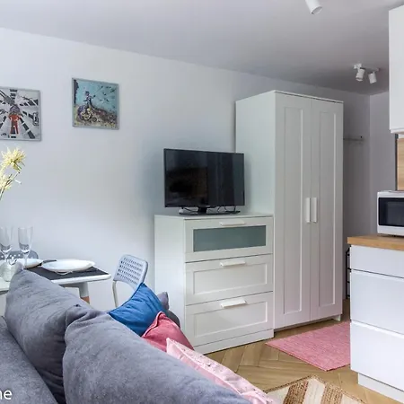 M&r Apartament Smart&bright Batorego 16, Netflix, Free Wifi, Metro I Park Pole Mokotowskie, Stodola, Self Check-in, 5 Minut Od Centrum * Warsaw